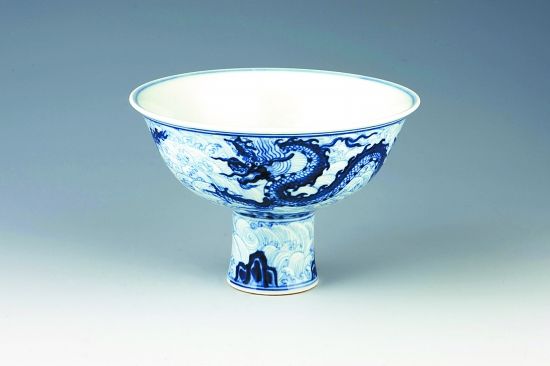 明宣德青花五龙托碗