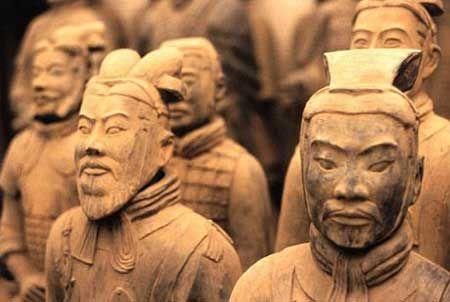 兵马俑发掘：青铜剑解开荆轲刺秦王之谜