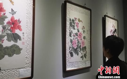 山西六旬画家办画展：千只蝴蝶不重样