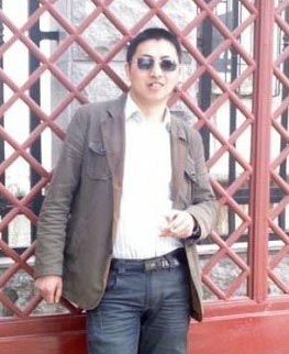 青年书法家远观的远观体 肆意中见艺术真谛