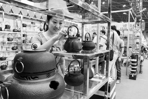 在藏品展览上看工艺品