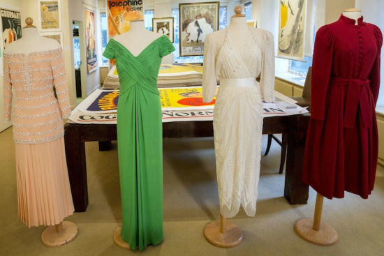 戴安娜王妃5套晚礼服拍卖：共50万美元成交