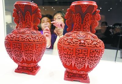 中国当代工艺美术双年展：简陋展签难补脑