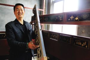 收藏家收集近2千张楠木床 准备办展(图)