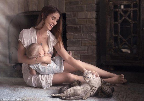 摄影师拍摄多位母亲哺乳照片：自然唯美