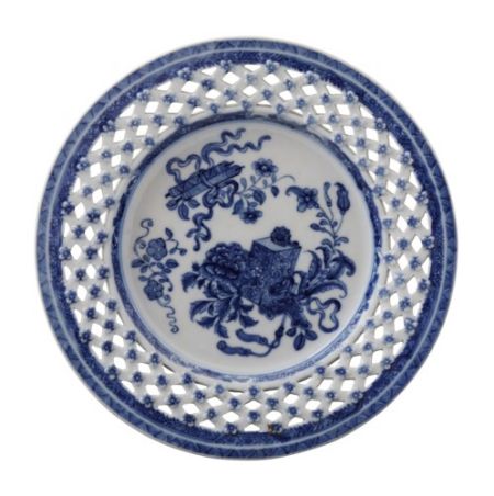 清乾隆镂空青花吉庆如意纹盘 高2.7厘米 口径23.7厘米 足径4.2厘米