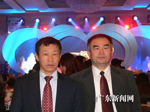 应祚智《猫图》慈善拍卖成交50万(图)