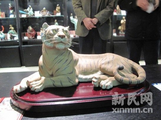 瓷器珍藏品联展举行 最贵瓷瓶售价58万(图)
