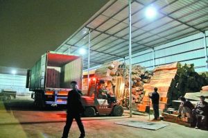 深圳红木家居街何以搭好台戏却没唱响(图)