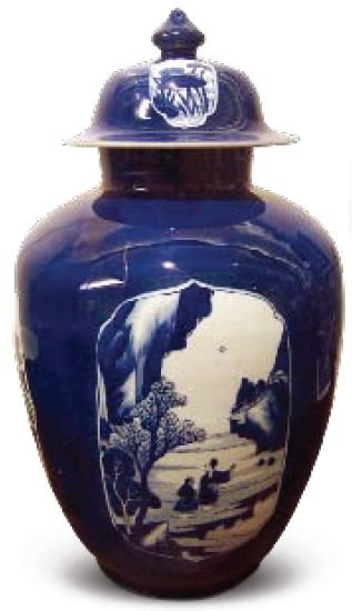康熙青花开光山水人物图盖罐