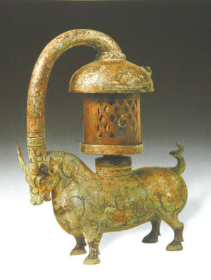 错银铜牛灯：2000年前的环保灯(图)