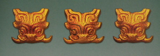 图2 兽首形金带扣