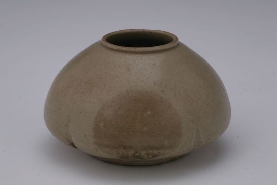 图2 唐代青釉褐彩水盂