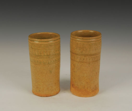 图3 三国瓯窑青釉笔筒形器