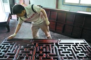 红木家具售后保养有待规范(组图)