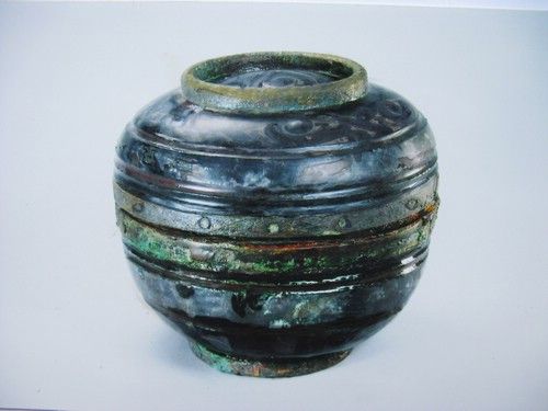 图2 银扣彩绘漆盒