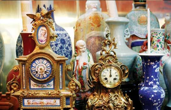 除了中国古董，朱杰敏也很推崇西洋钟表的制造艺术。