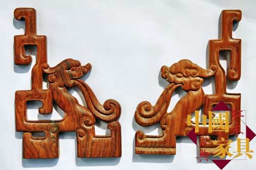 图1 苍龙出海雕刻优劣比较