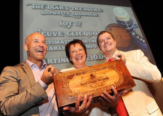 为凯歌古董香槟特制的香槟盒。