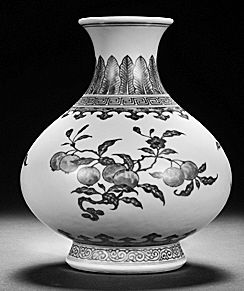 清 黄地青花三果尊