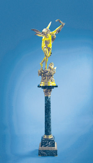 十九世纪意大利大理石柱座配鎏金铜雕像