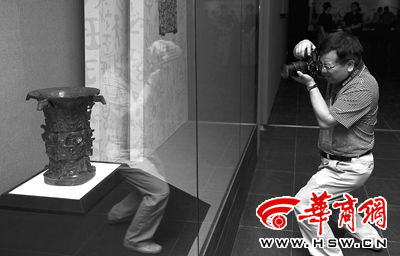 陕西展出珍贵文物 三千年前已出现中国字样