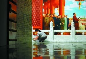 展览中将开展“一针一线绣入党誓词”活动，每一名参观展览的党员都可以用黄色丝线绣入党誓词。