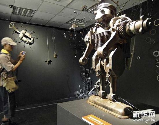 废旧之物变身艺术展品(图)