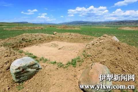 布尔津抢县救性发掘古墓葬
