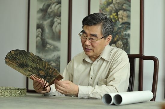 劳继雄是中国历史上第三次大规模书画典籍整理工程的见证者。