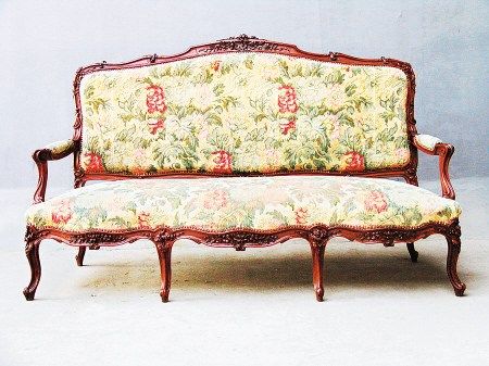 路易十五式核桃木大沙发