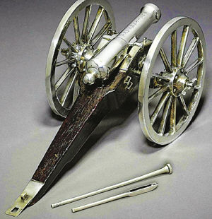 清代银制山炮炮样