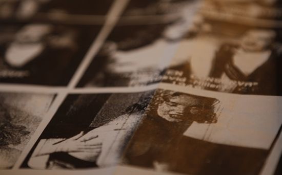 西班牙人米克尔?巴萨（Mikel Barsa）坚称这段时长6分钟、有划痕的黑白影像是梦露在1946年至1947年穷困潦倒时所拍摄的，那时的她还叫诺玛?简?贝克（Norma Jeane Baker），正想方设法进入娱乐圈。图为该录像截屏。