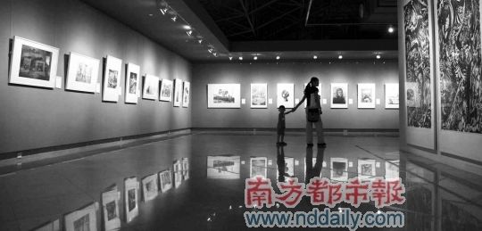 版画与数码动画摄影及雕塑多元搭界