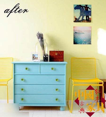 搭配简洁的休闲椅，放在客厅一角，作为时尚休闲区。