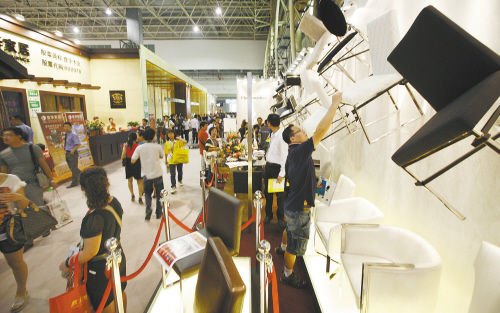 中外品牌激战东莞名家具展