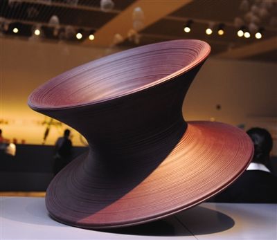 展会现场展出的“陀螺椅”造型奇特。