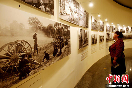  10月8日，“大道之行??纪念辛亥革命一百周年影像展”在北京中华世纪坛开幕，120余张珍贵历史照片与公众见面，其中部分照片属于首次公开。中新社发 杜洋 摄