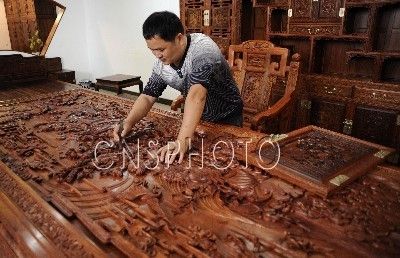 东阳木雕红木家具诗礼传家书房系列俏销