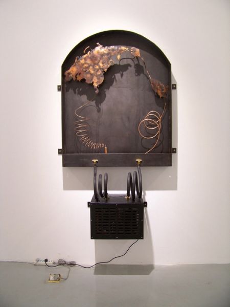 “浮冰记”展览作品“乌云” 装置