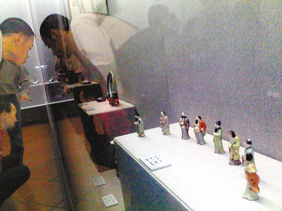 150件收藏品展出 陶瓷公仔受追捧