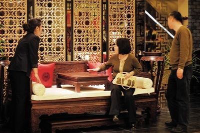新作红木向奢侈品圈靠拢