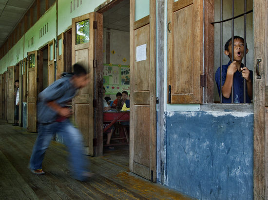 缅甸密支那（Myitkyina）的一个中国学校里，从幼儿园到中学，有大约1700名缅甸学生。