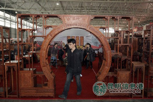 金丝楠木现昆明会展：一张桌子抵过10套房