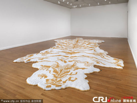 艺术家徐冰虎皮地毯在美展出