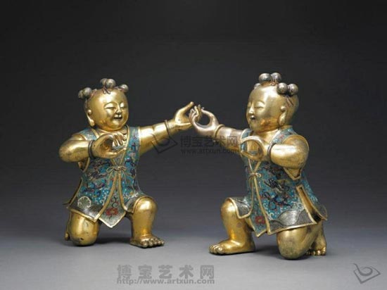 《御制铜胎掐丝珐琅童子 （一对）》RMB： 12，320，000