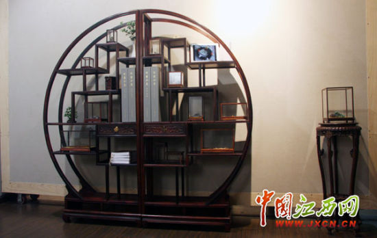 书架。（江西网记者 邱辉强 摄）