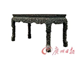 清乾隆紫檀龙纹御案 （价格为人民币55200000元）