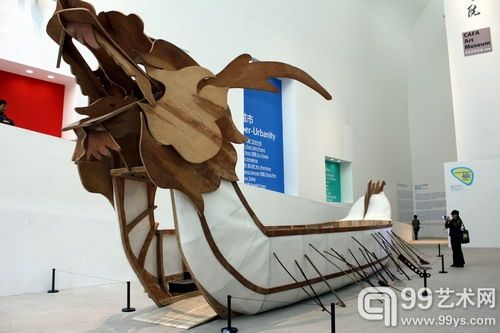 黄永?，《龙舟》，2002，综合材料，尺寸1800x350x500cm
