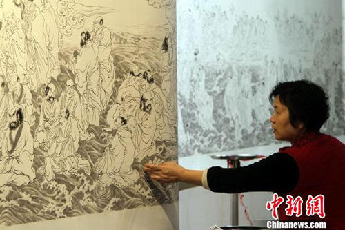 白描长卷五百罗汉图在南昌美术馆展出